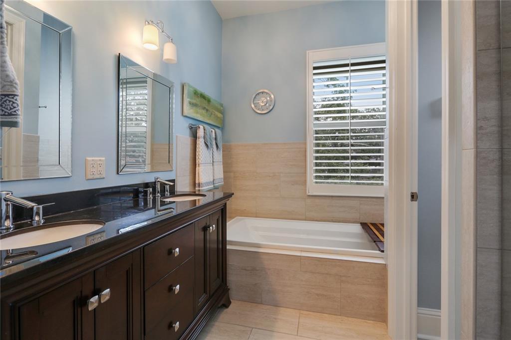 Mid City 3 bedroom furnished home near Fairgrounds Bayou St. John