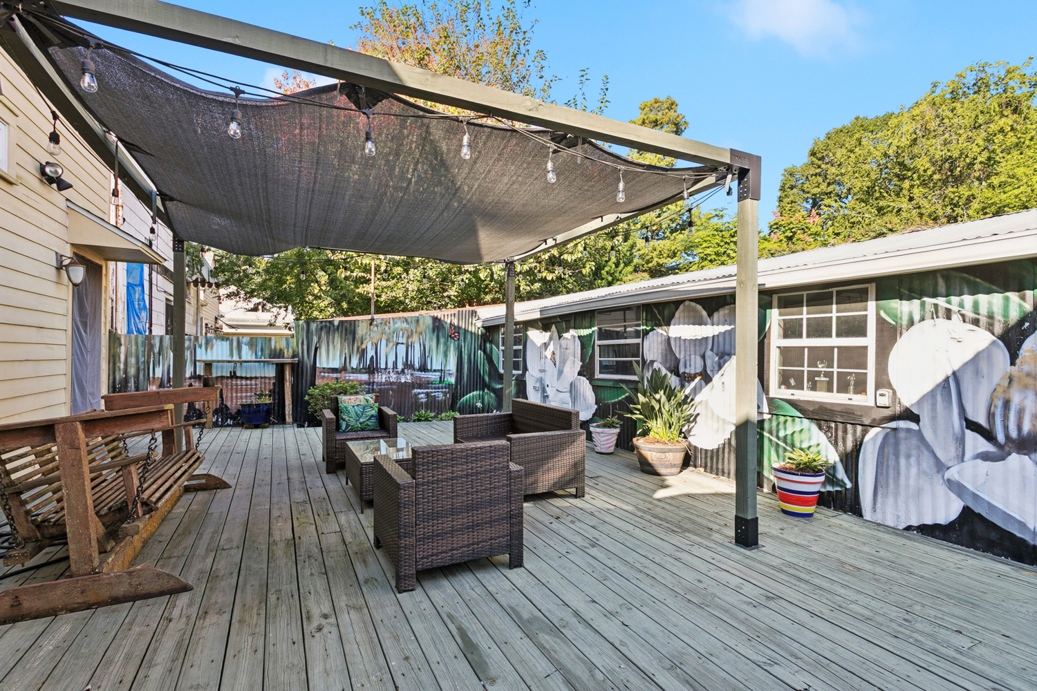 Irish Channel Furnished 2 bedroom