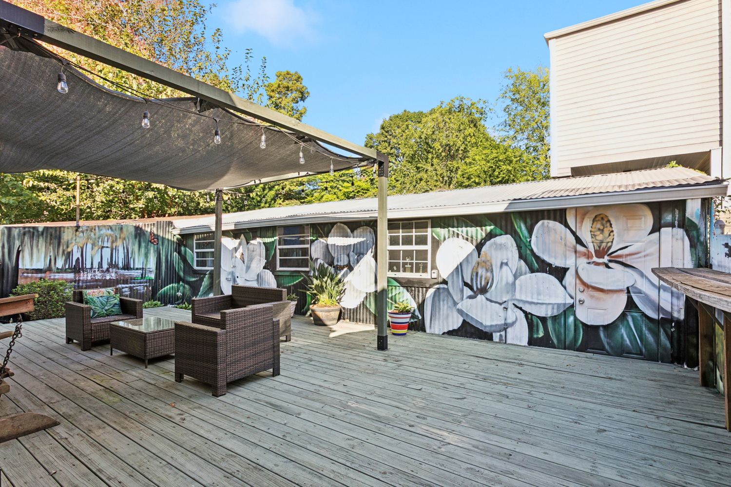 Irish Channel Furnished 2 bedroom